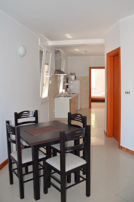 Apartments Riverside Herceg Novi Zimmer foto